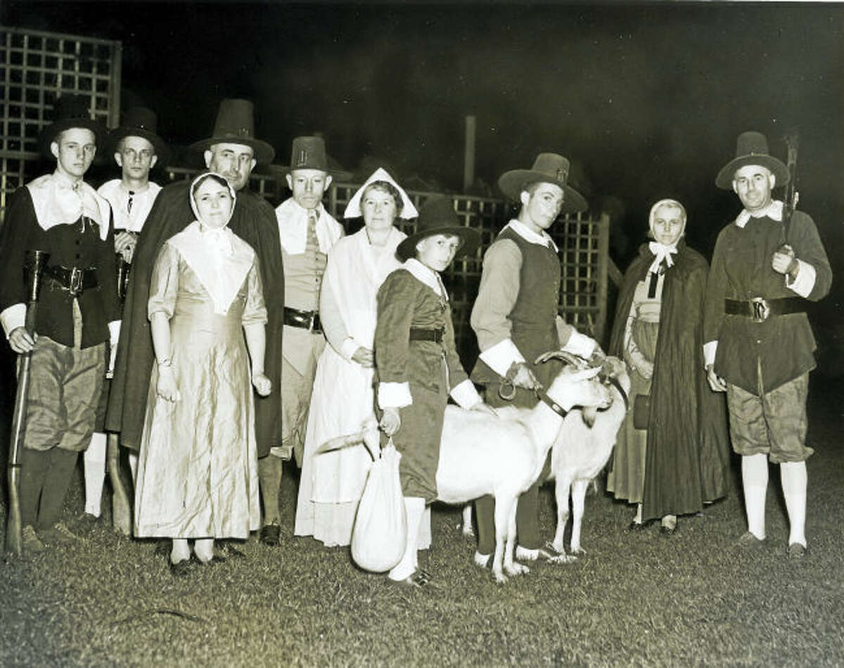 New Haven Tercentenary (300th Anniversary)Pageant group 1938. Courtesy New Haven Museum.