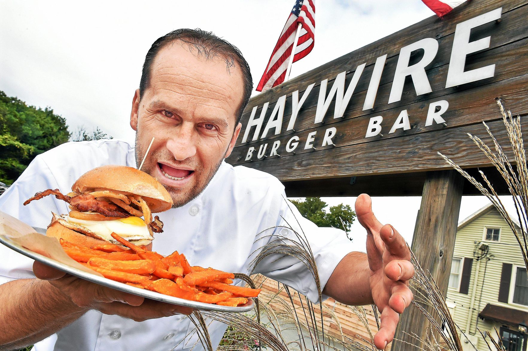 best-gourmet-burgers-haywire-burger-bar-westbrook