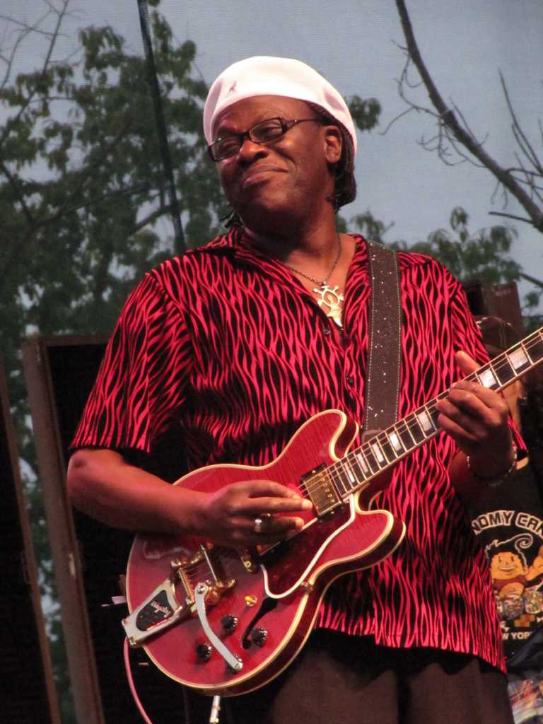 Blues, Views and BBQ is a groovin&#39; good time - Westport News
