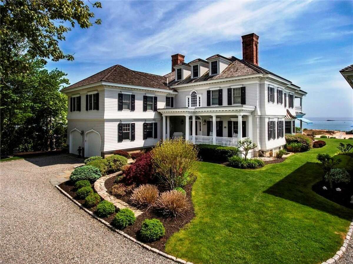 Waterfront oasis with Tunxis Island views in West Madison