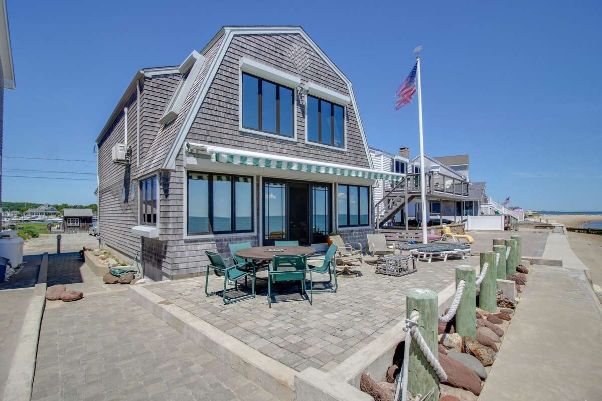 Floor plan highlights ‘full views of the ocean’ in Westbrook