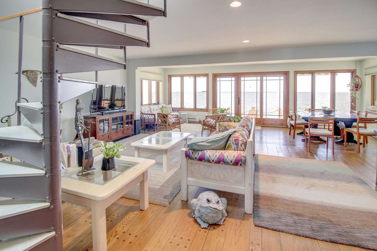 Floor plan highlights ‘full views of the ocean’ in Westbrook