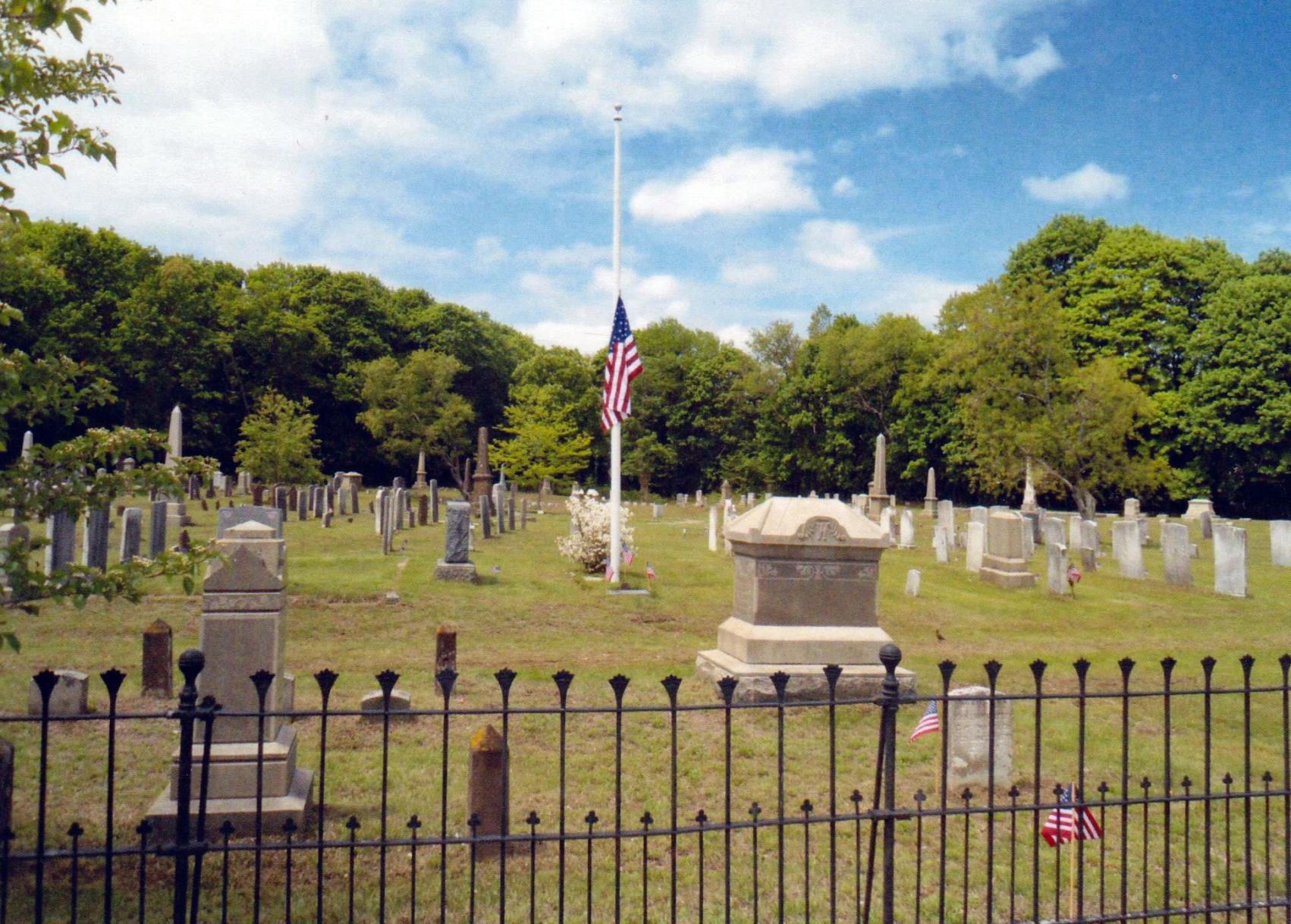 Old Saybrook Memorial Day cemetery tour honoring veterans