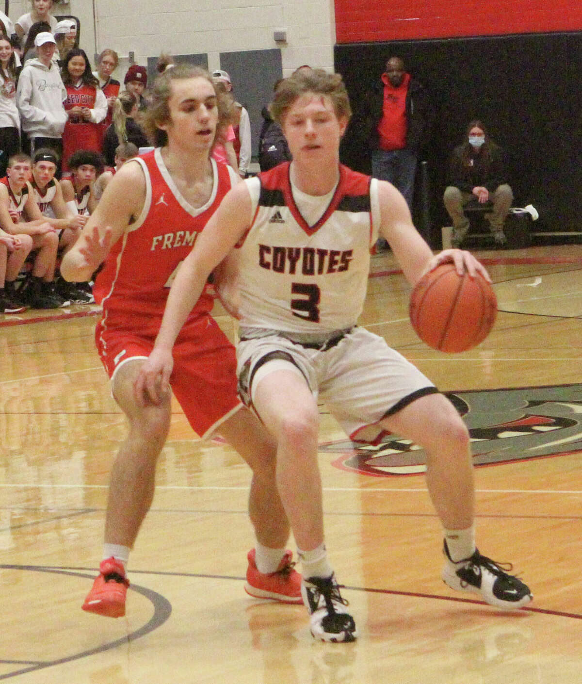 The Reed City boys' basketball team defeated Fremont at home Friday night.
