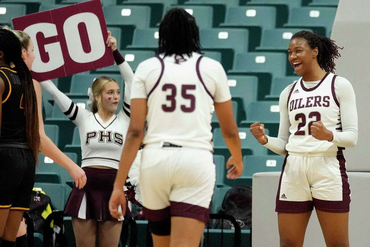 Pearland's Rylee Grays (right) hopes to lead the Lady Oilers on an extended playoff ride beginning Monday.