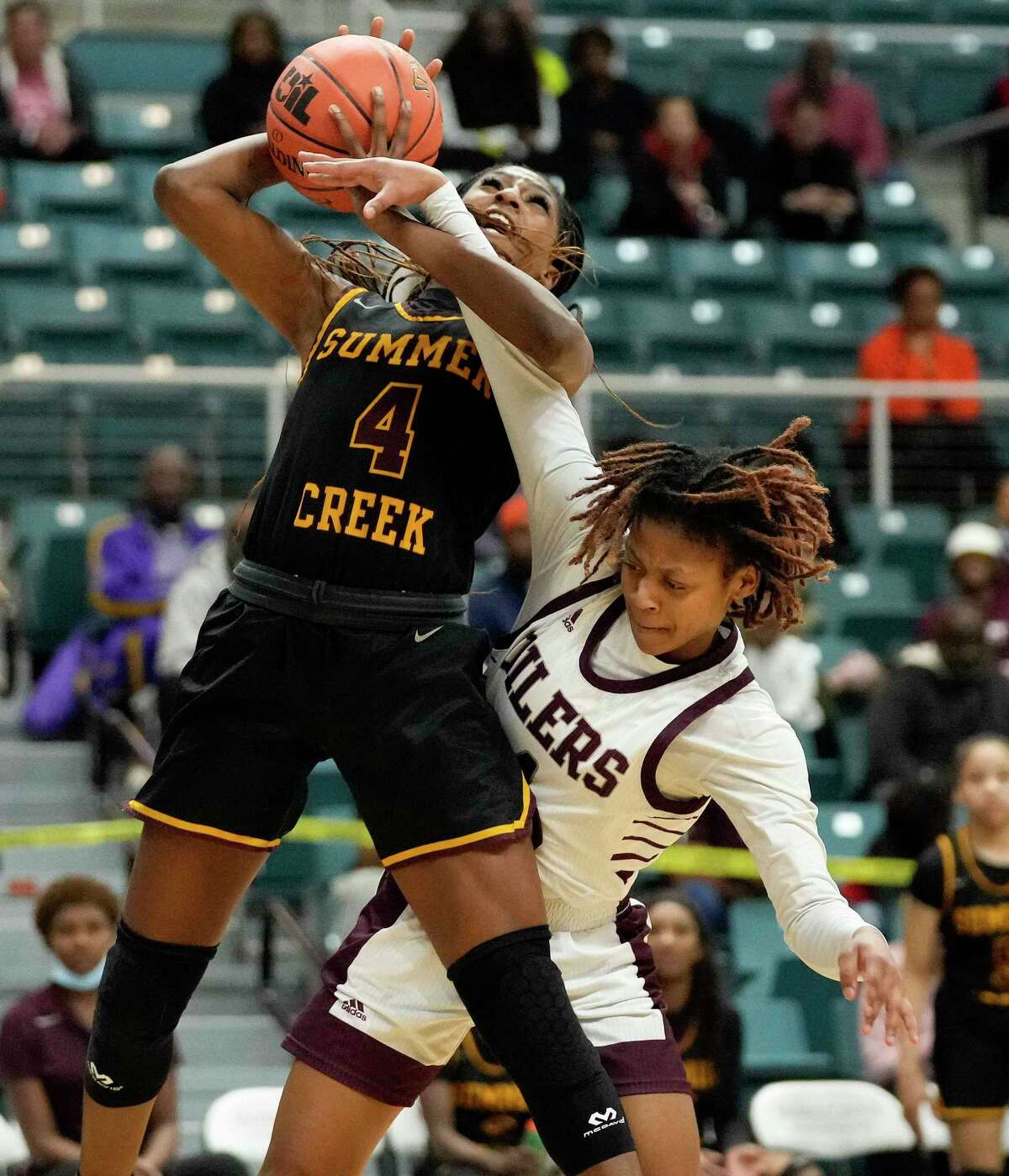 Summer Creek girls cruise past Pearland, punch ticket to state