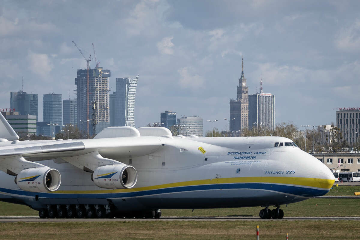 Largest plane built destroyed, Ukraine foreign minister says