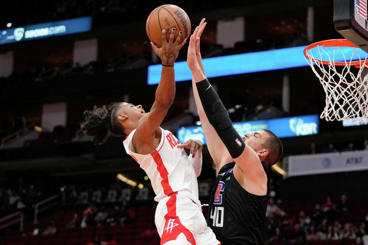 Clippers center Ivica Zubac proved to be quite the roadblock in the paint for Jalen Green and the Rockets in Sunday's one-point loss.
