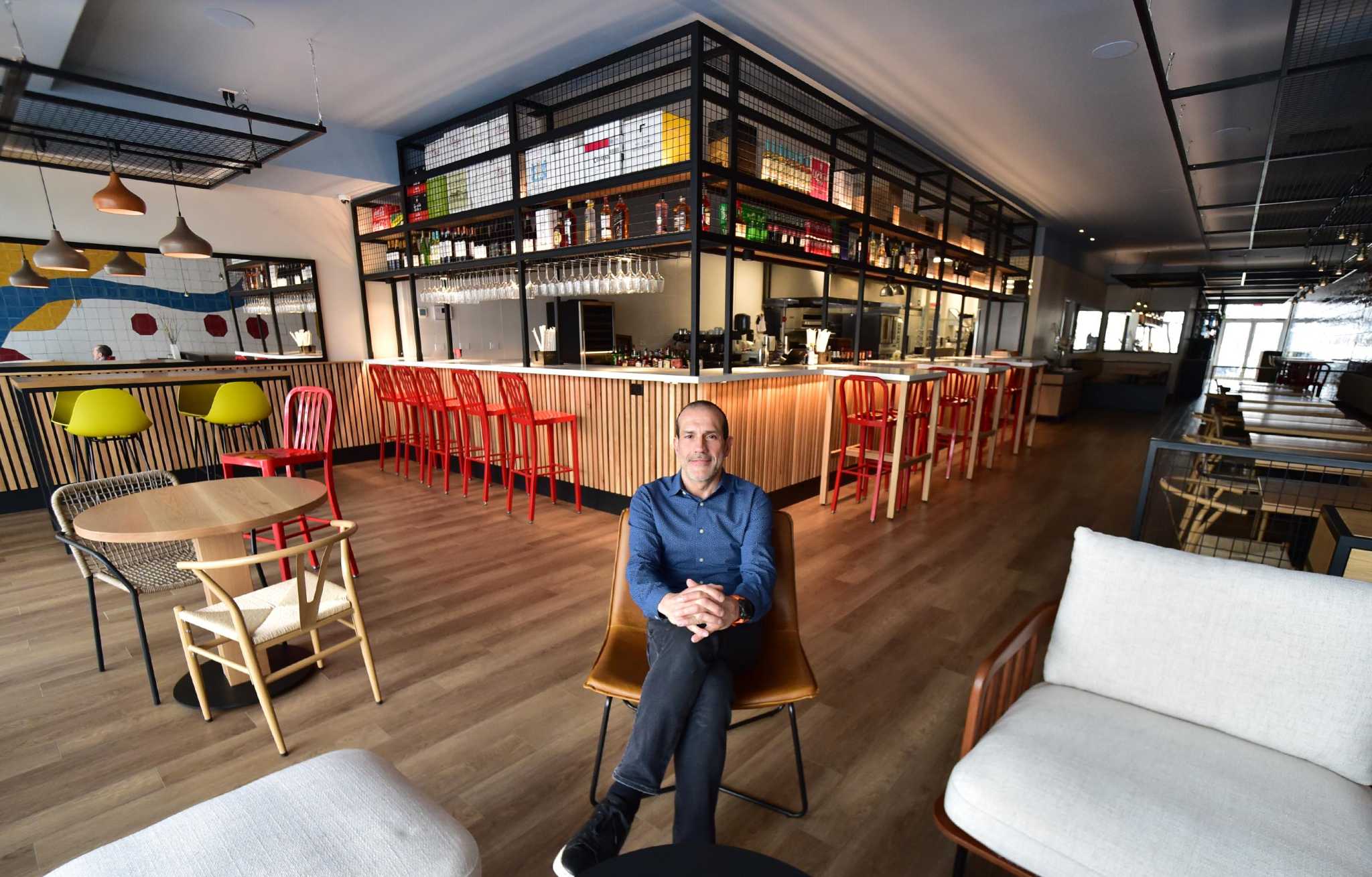 Spanish Gastrobar De Tapas opens in downtown Westport: 'Make you feel like you're in Spain' - Vimarsana News