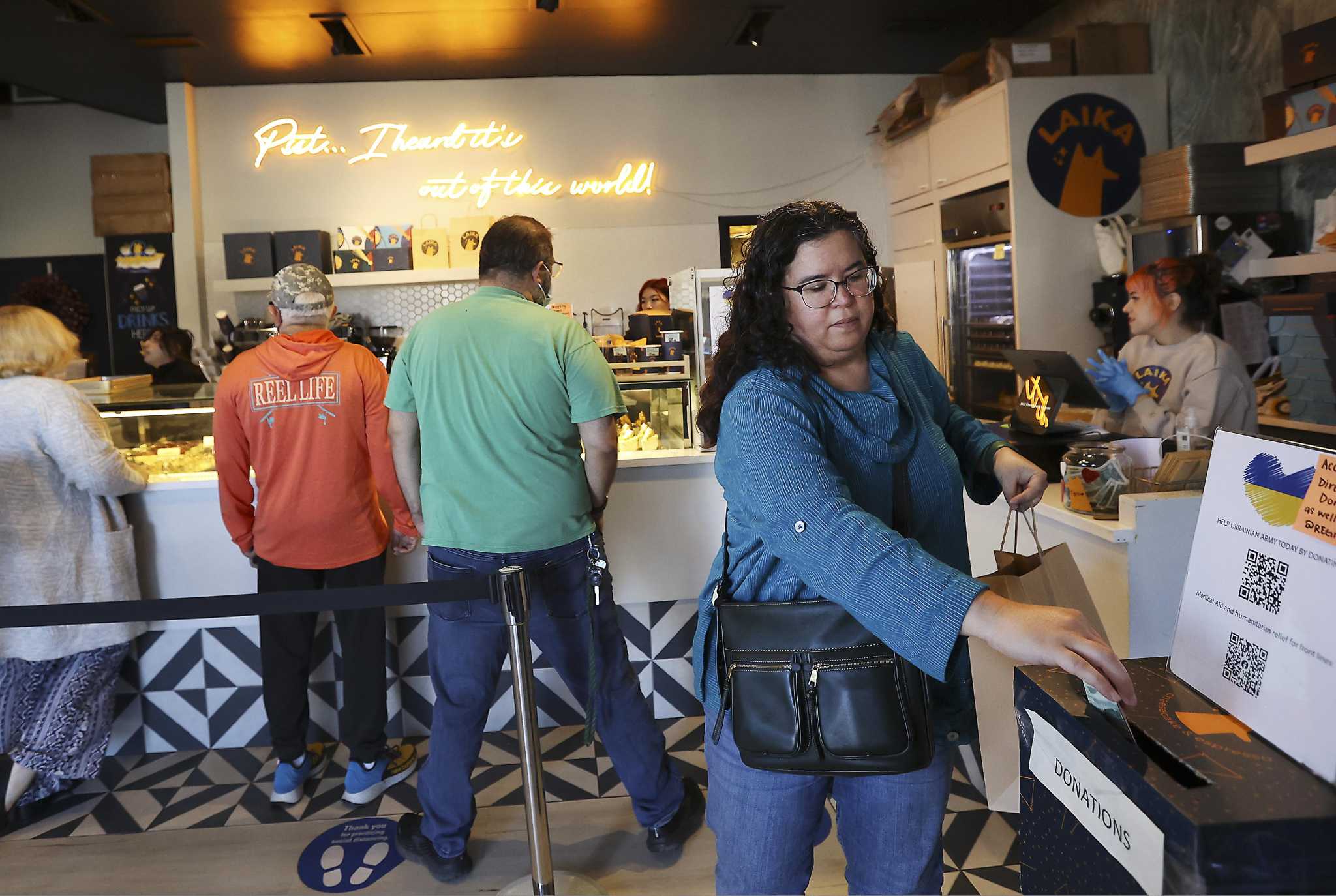 San Antonio rallies to support Ukraine through cheesecake - Vimarsana News