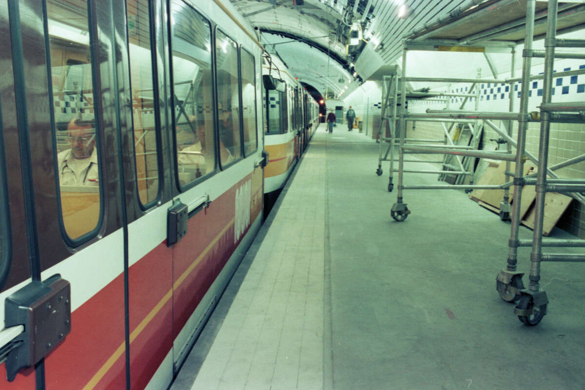 Muni subway platform edge at Forest Hill station; June 26, 1985.