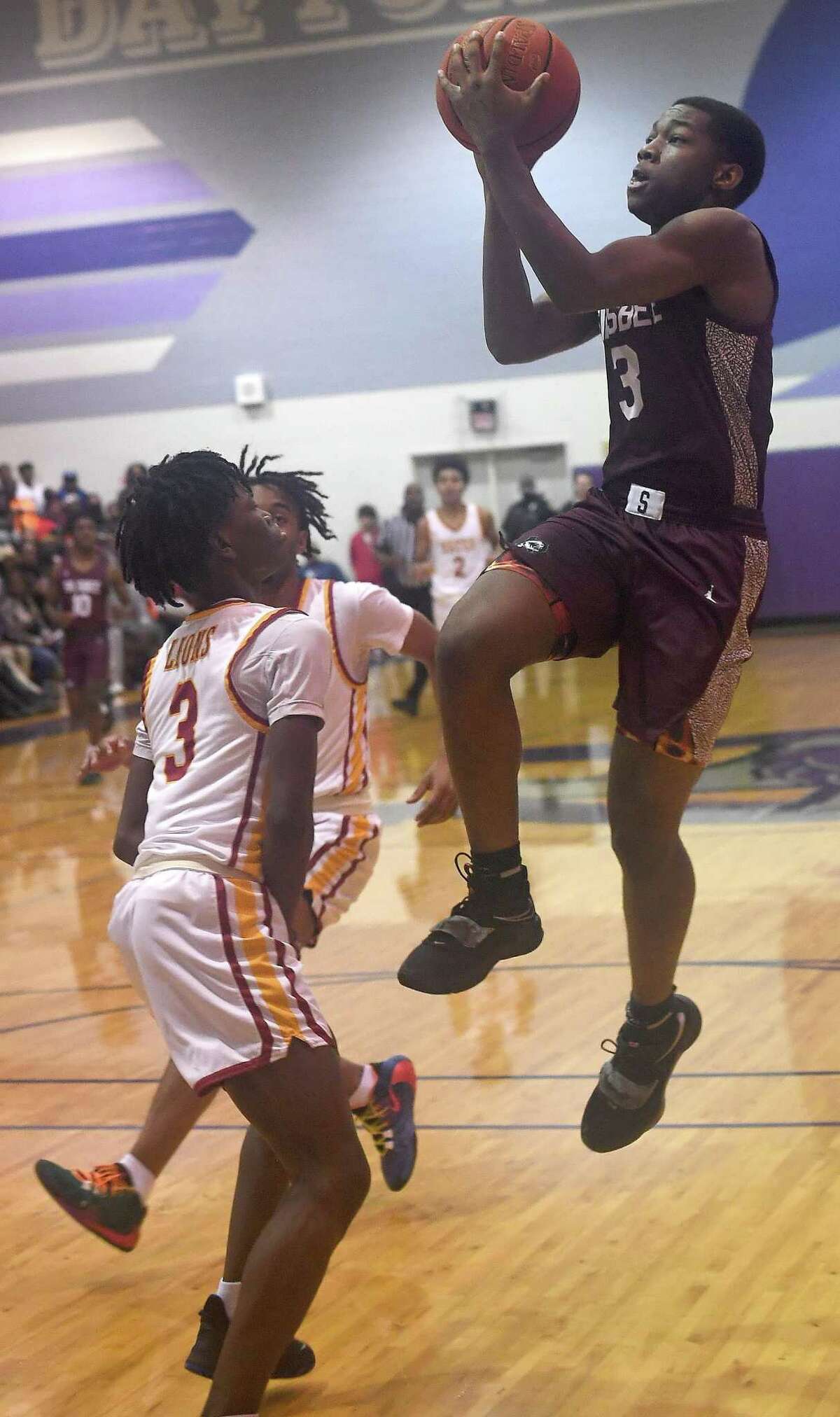 Silsbee Tigers hold off Yates, return to regional semifinals