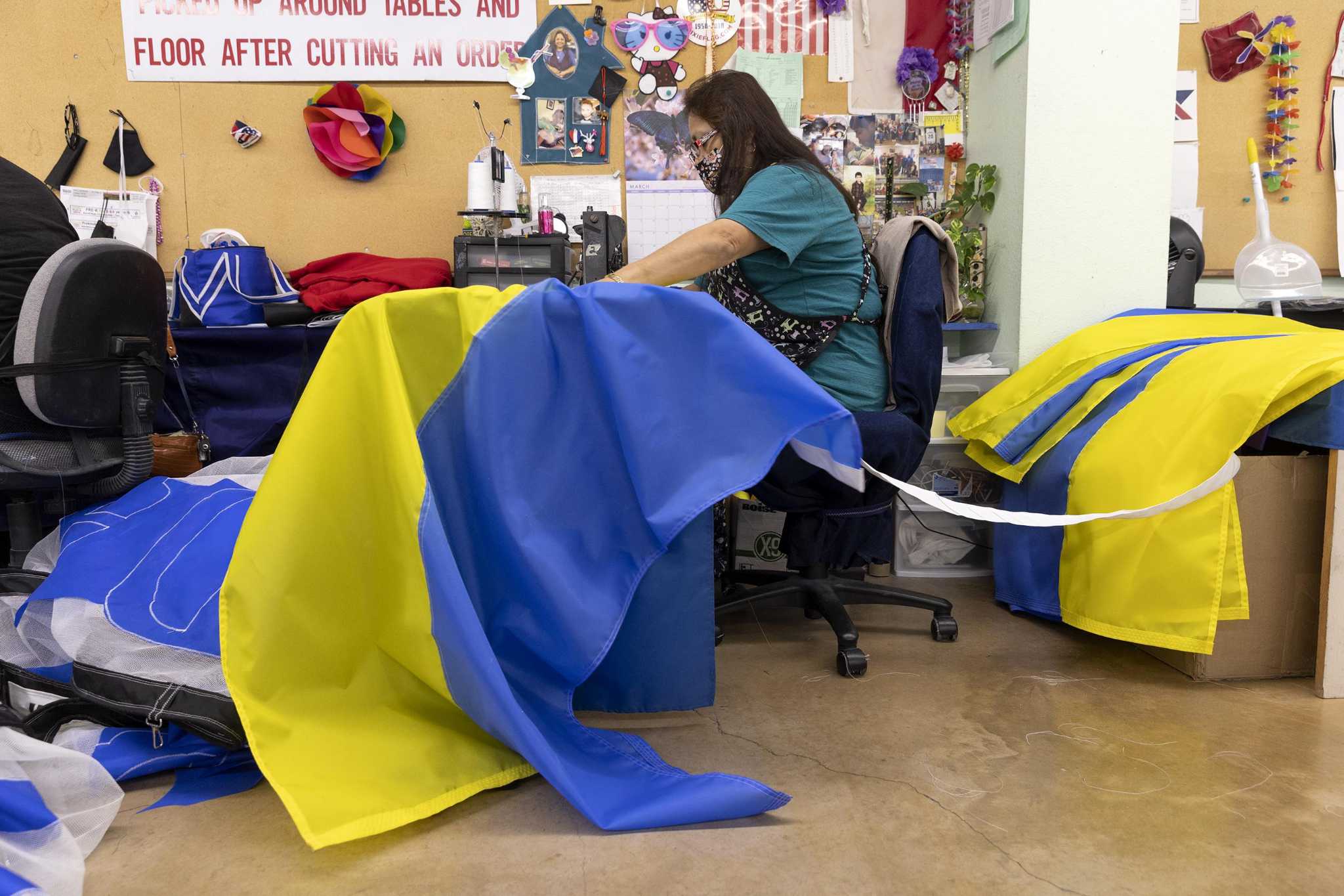 San Antonio's venerable flag company jumps to meet sudden demand for Ukraine's blue and yellow - Vimarsana News