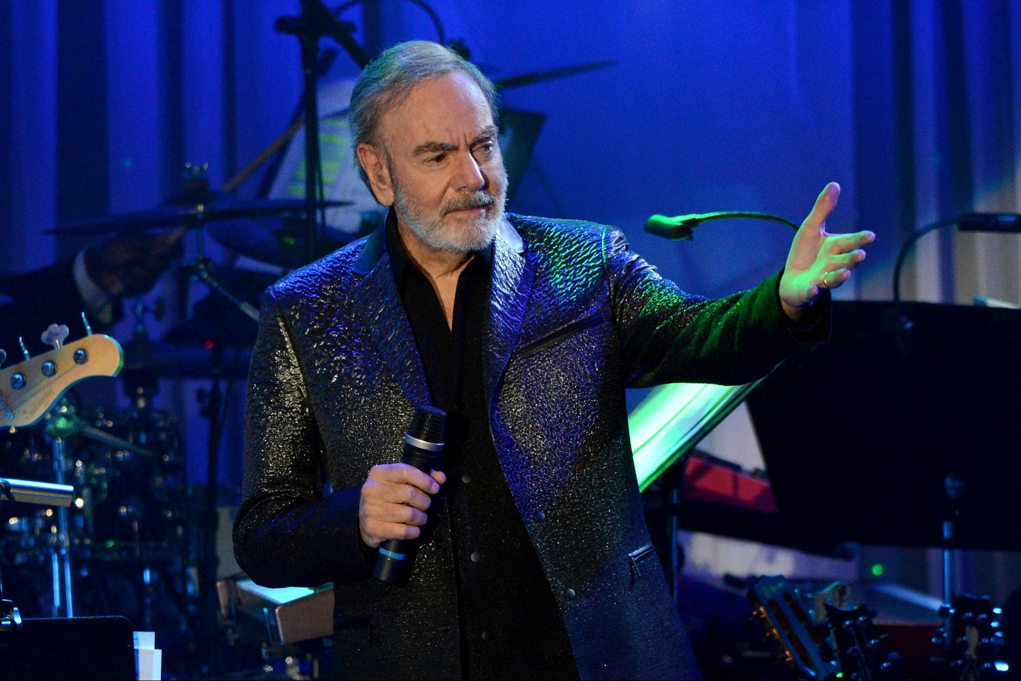 Neil Diamond Sells Music Catalog, Recording Rights to Universal