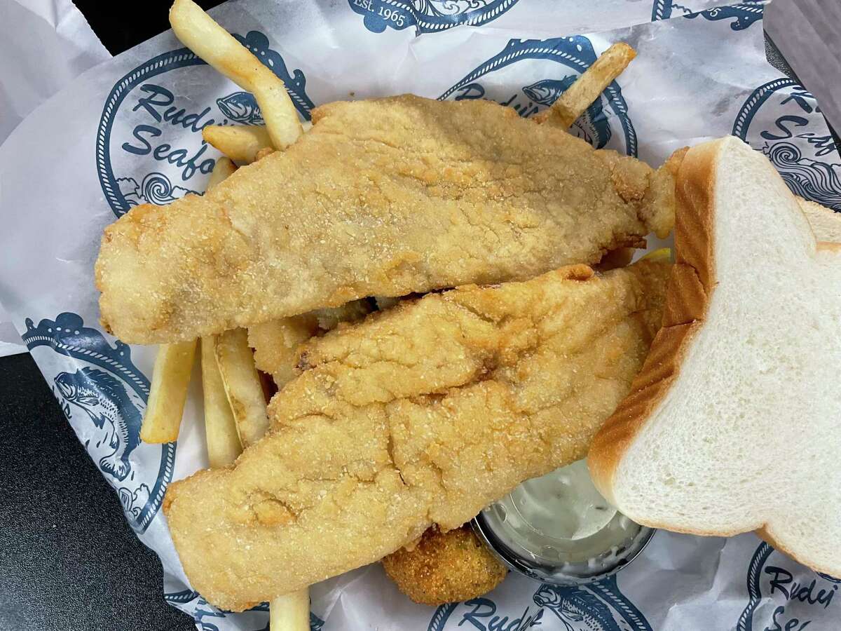 How Rudy’s Seafood on the South Side preps for the Lent crush