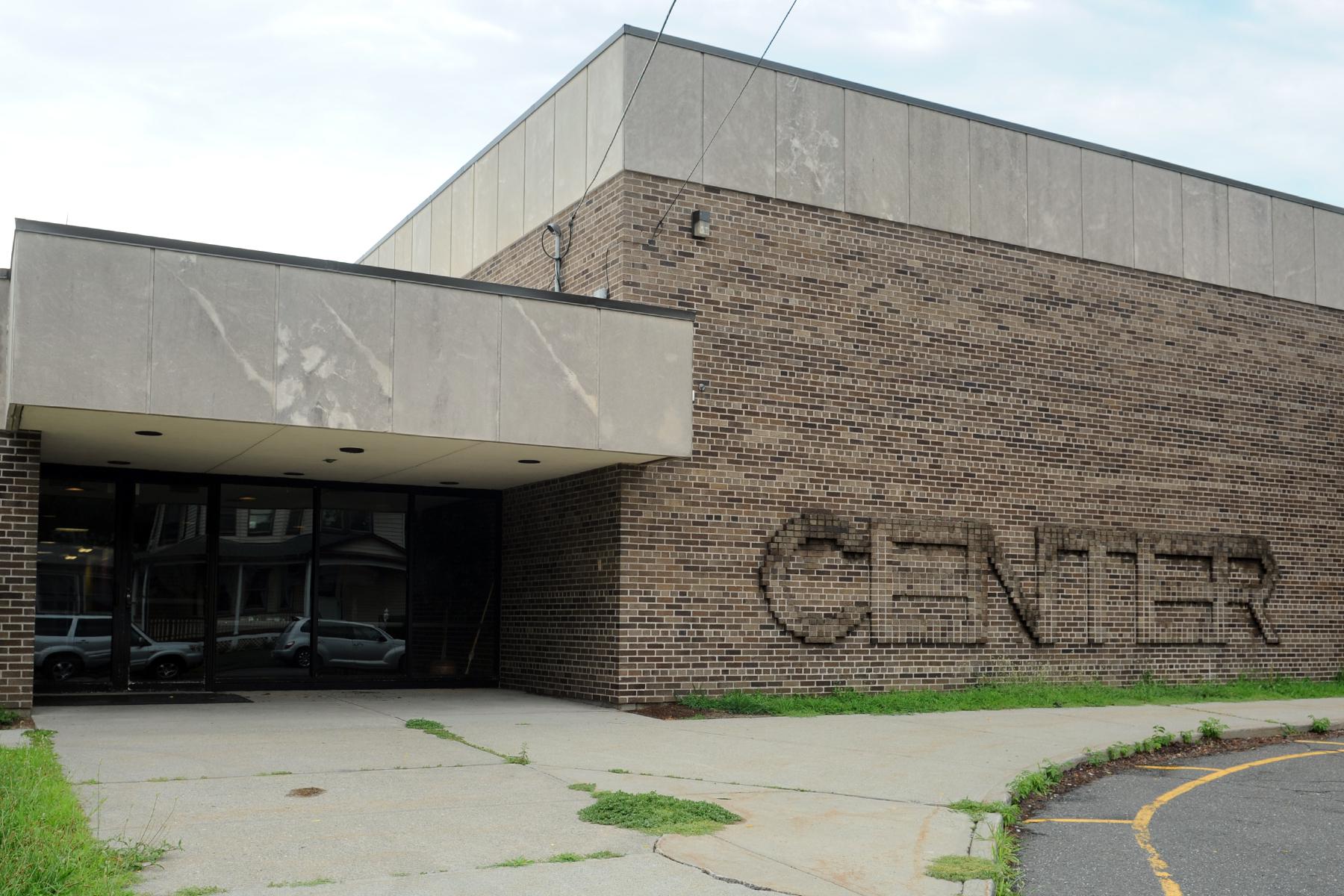 Latest plan for Stratford's Center School to have 160 apartments - Vimarsana News