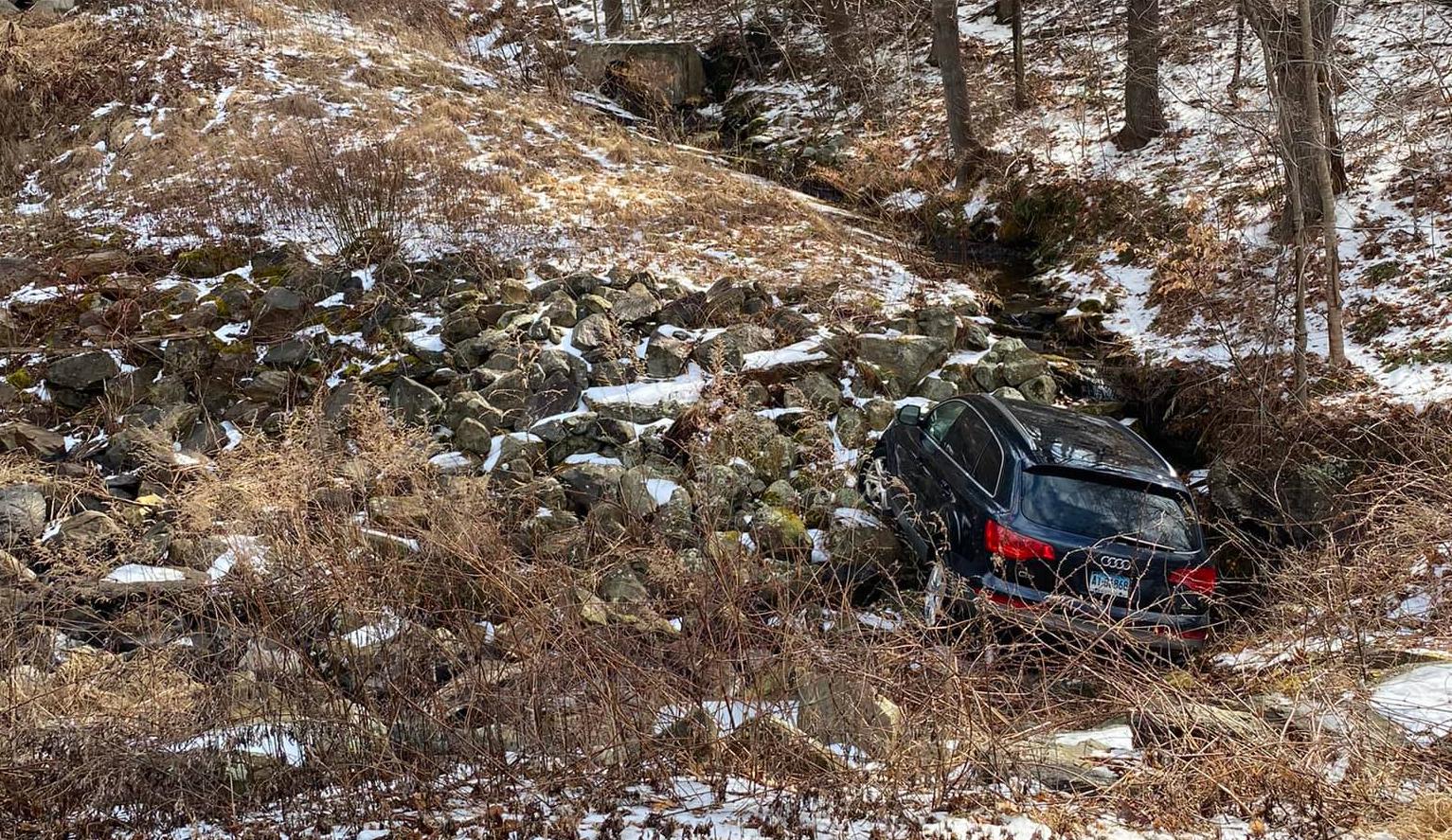 Stolen vehicle found off road near Seymour waterfall, police say - Vimarsana News