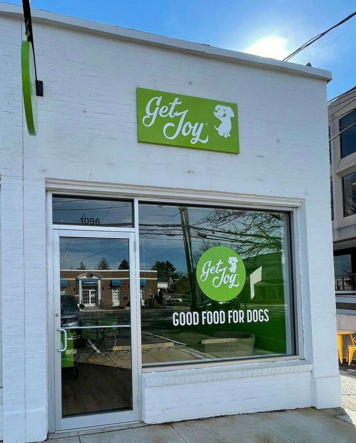 Get Joy, a dog food company based in Norwalk, will open a pop-up shop in Darien tomorrow. 