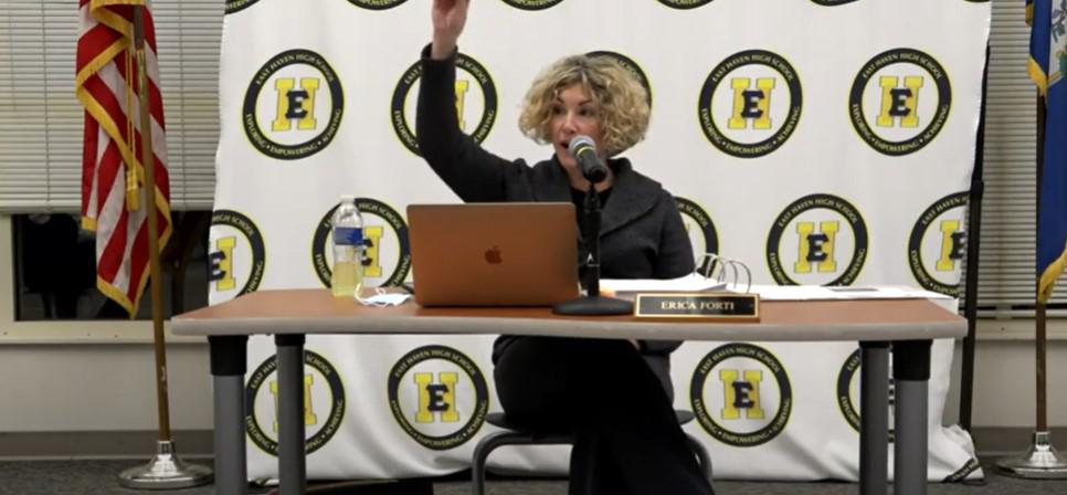 East Haven school board decides to not create mask policy, leaving masks optional - Vimarsana News