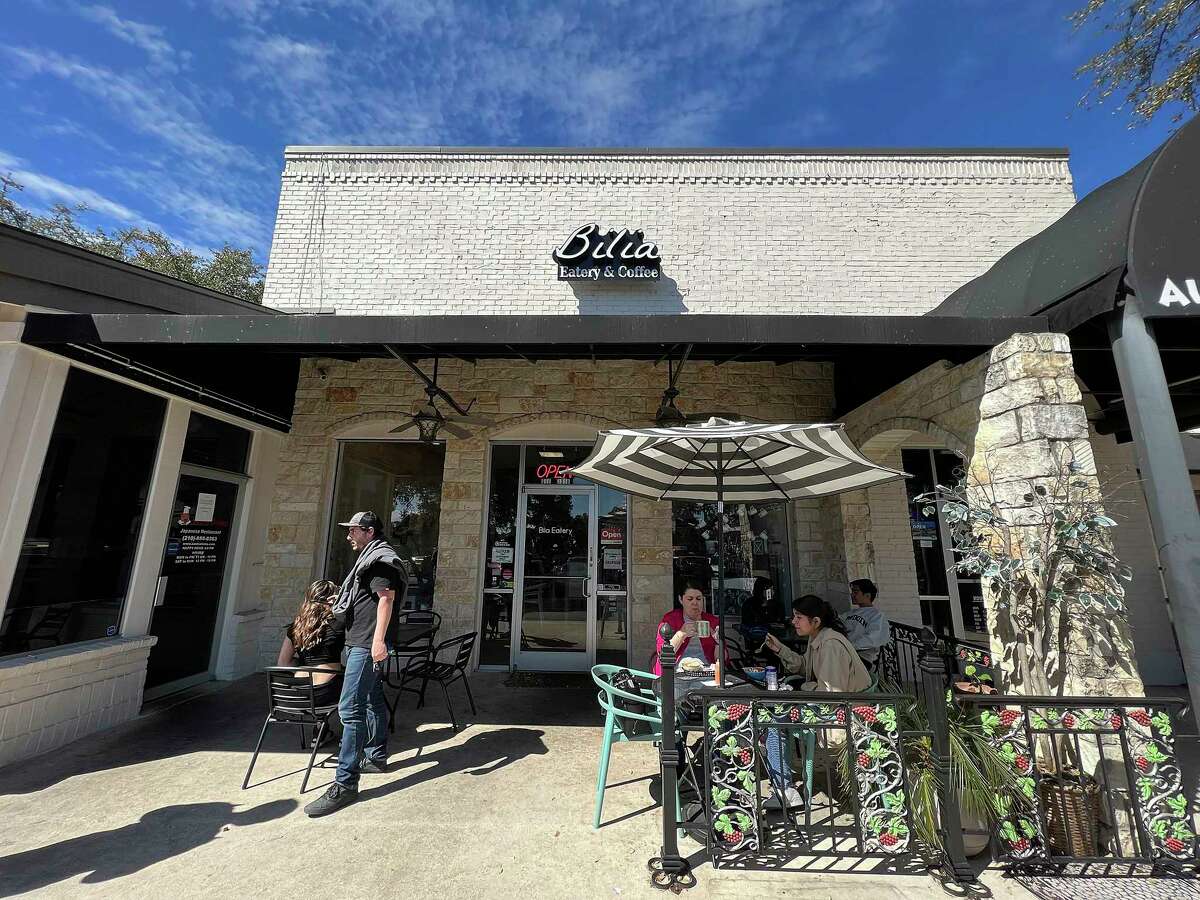 Bilia Eatery & Coffee is a sandwich and arepa shop in Castle Hills.