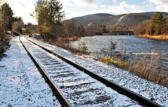 North Creek-Saratoga rail line is sold to freight haulers - Vimarsana News