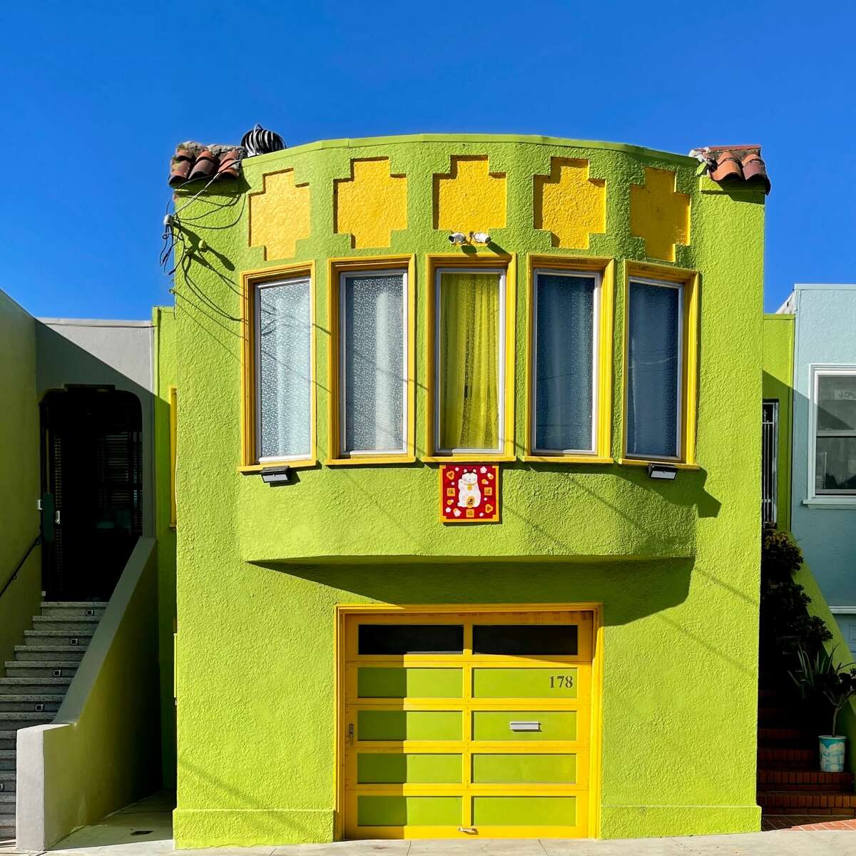 Julie Gebhardt captures the architectural beauty of San Francisco on Instagram @ juliegeb.