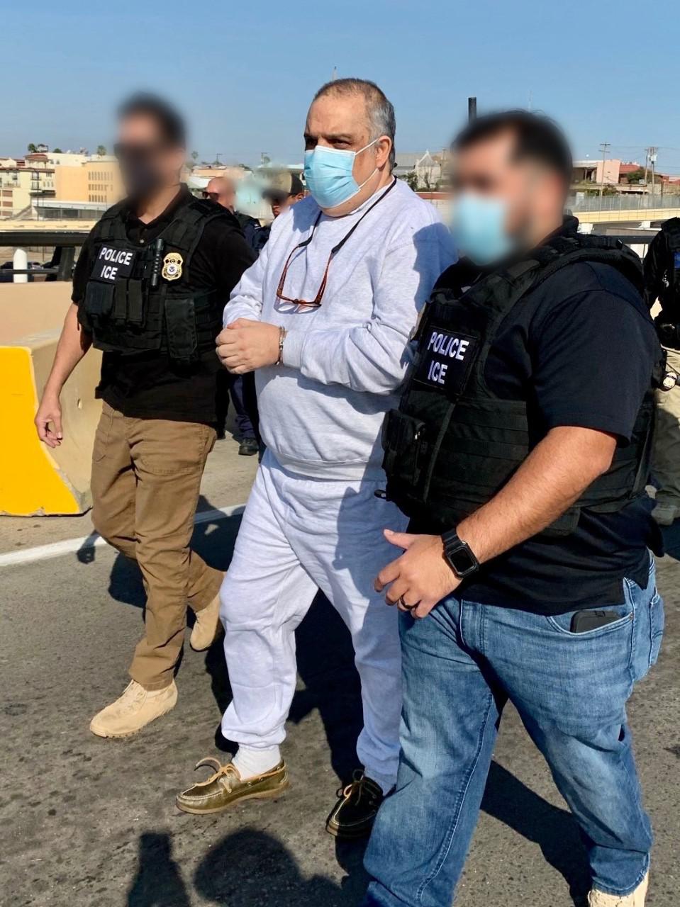 ICE deports man wanted for fraud in Mexico - Vimarsana News