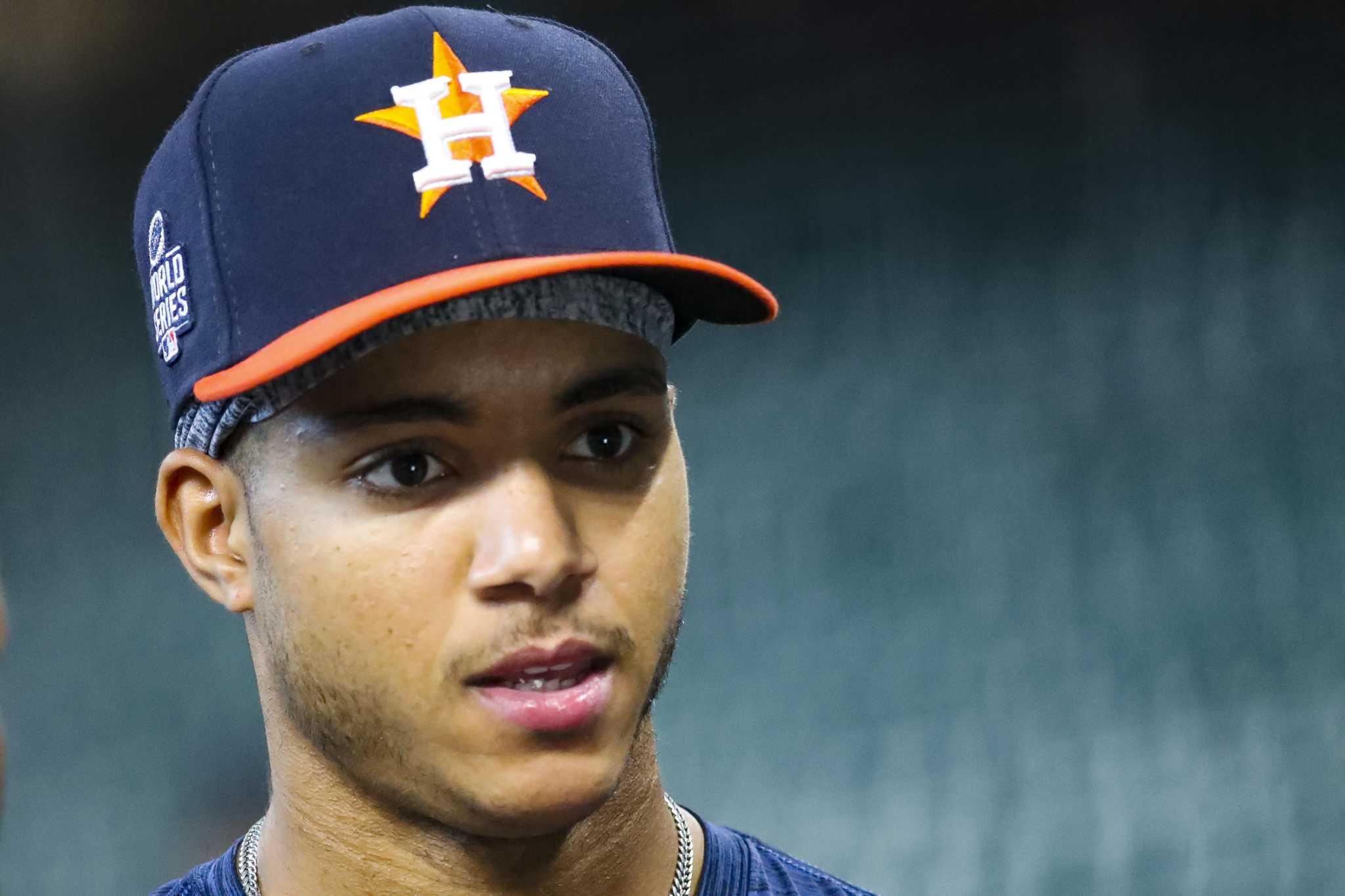 Astros agree to $2.9 million deal with Carlos Pena