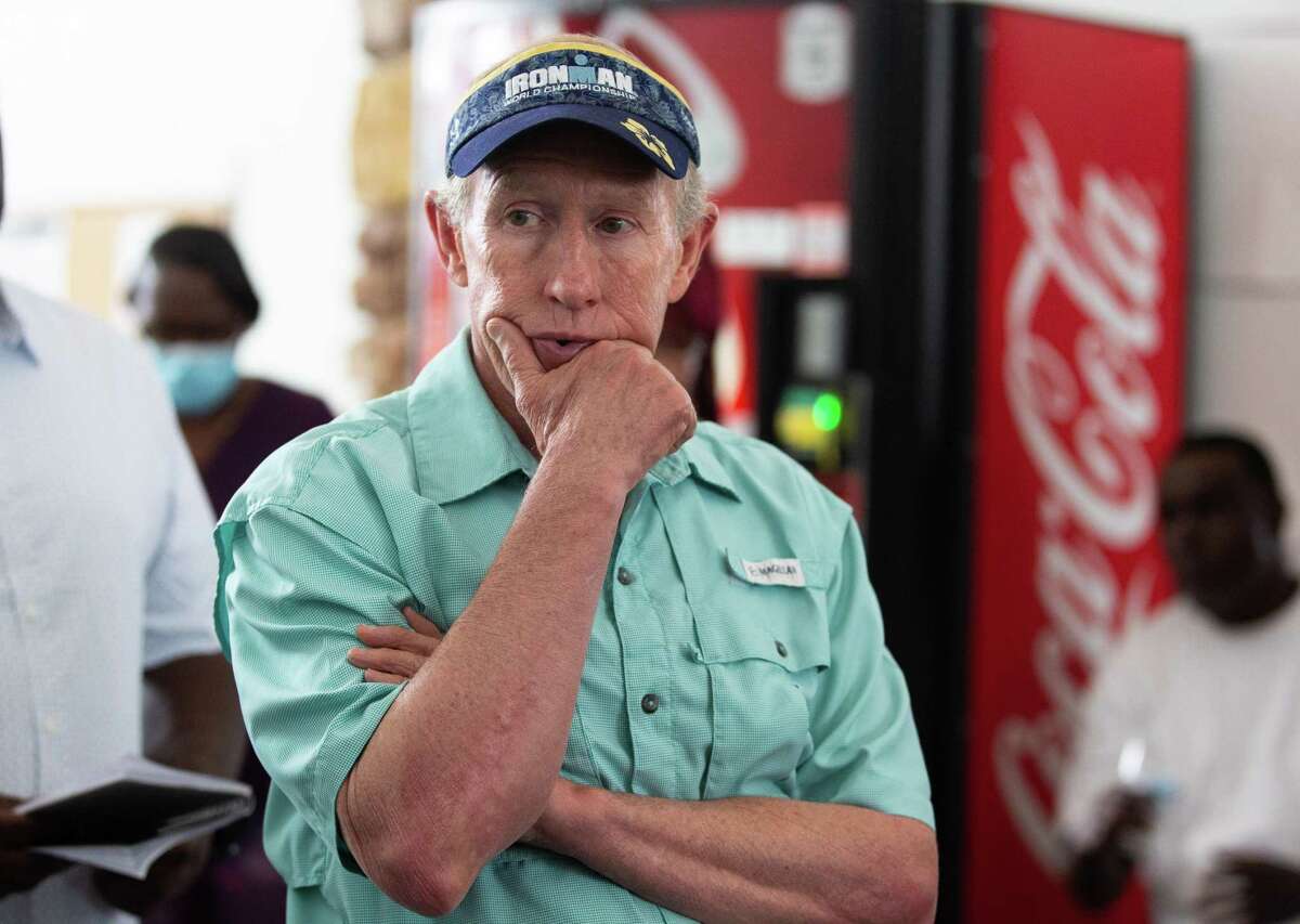 Pleasantville seniors meet with Fort Bend Rep. Gary Gates to voice