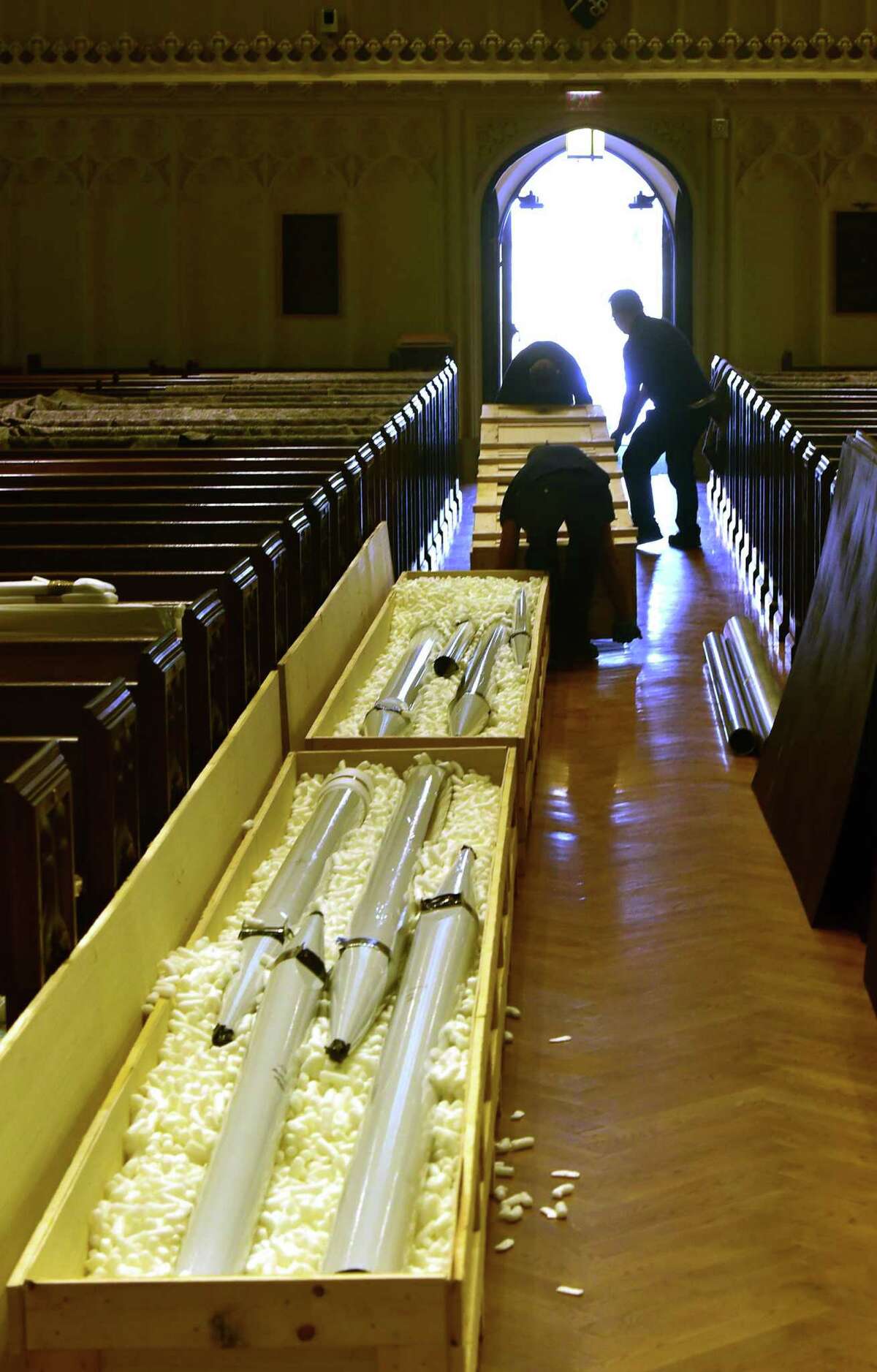 In Photos Christ Church Greenwich Moves In Thousands Of Parts Of New Organ That Was Custom