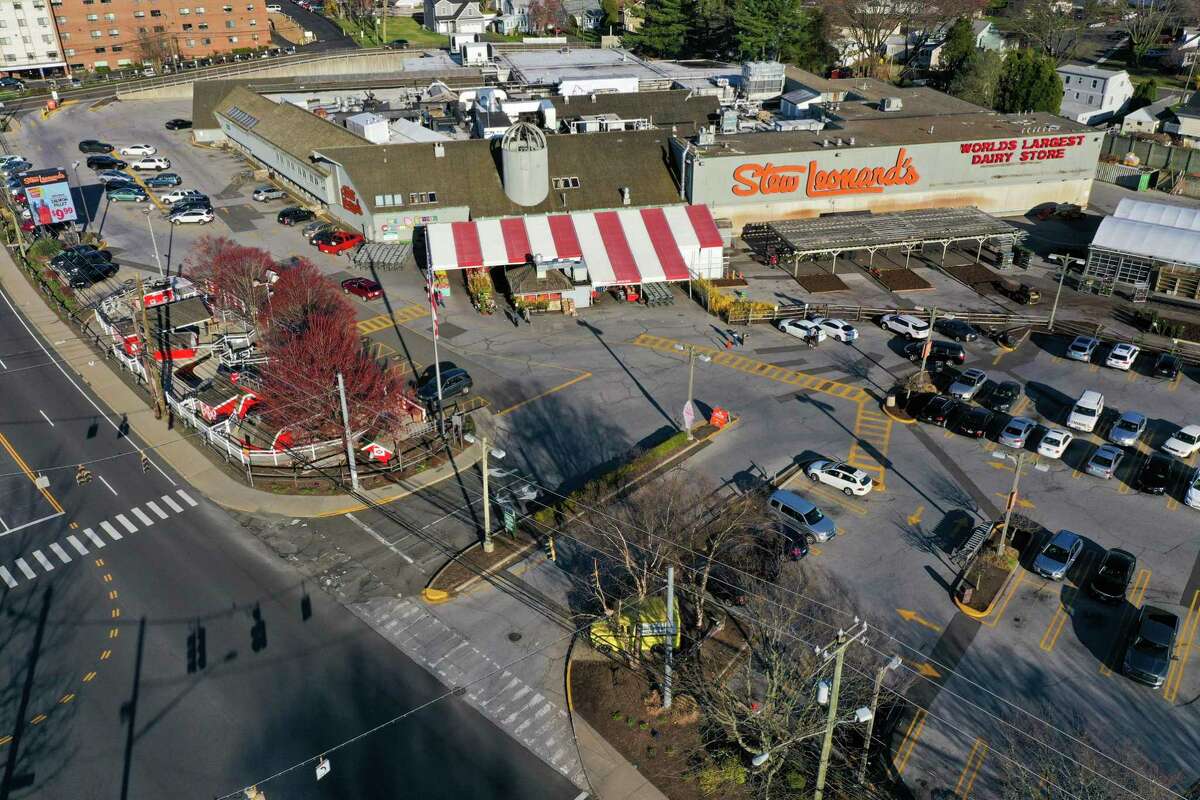 Wegmans and Stew Leonard’s — family friends for decades — set to rivals in CT