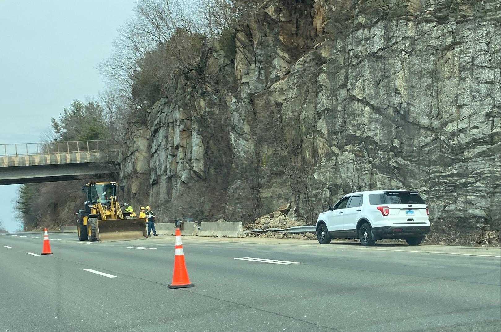 Police: Landslide closes lane, drops rocks across Route 8 in Shelton - Vimarsana News