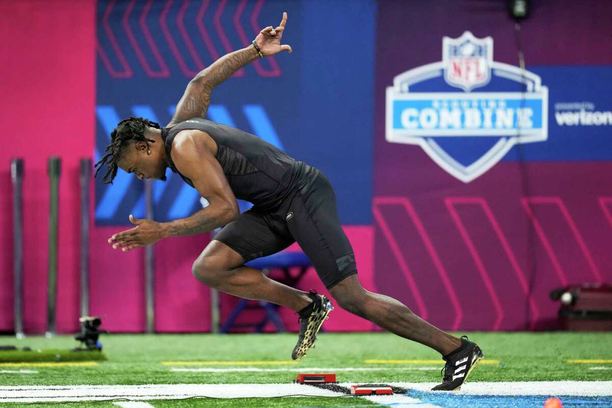 Defensive Backs Run the 40-Yard Dash at 2023 NFL Combine 