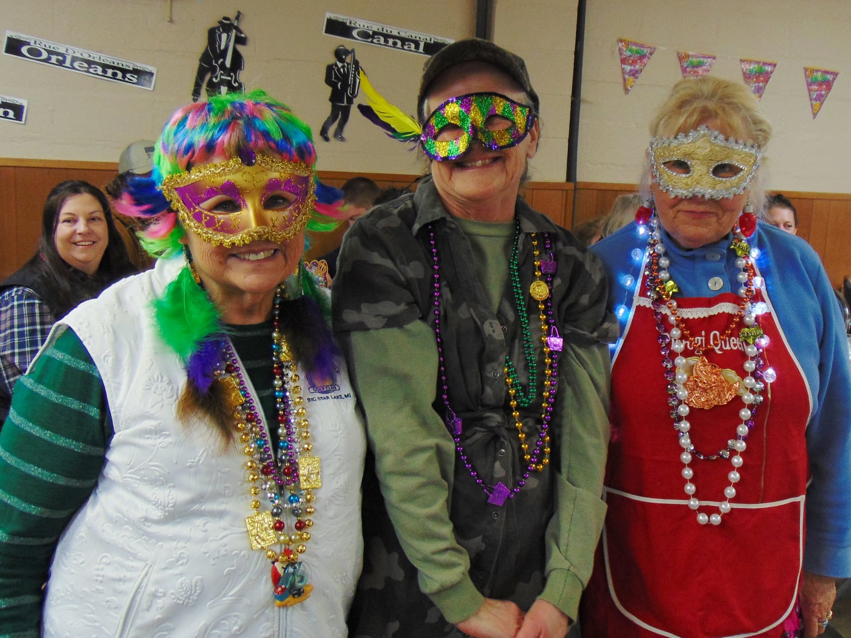 Mardi Gras celebration raises money for Manistee County food pantry