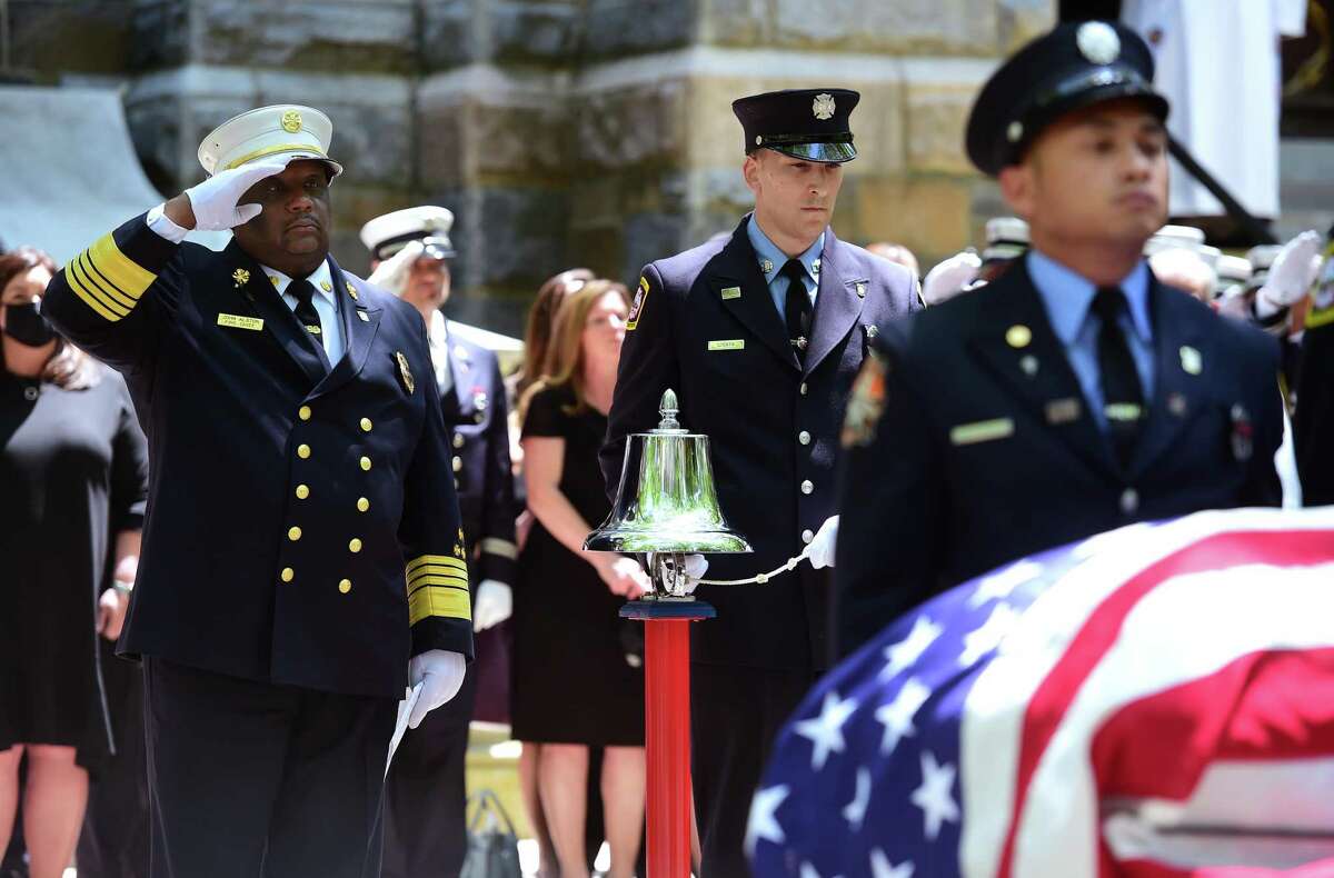 New Haven alders reappoint Fire Chief John Alston for a 4-year term ...