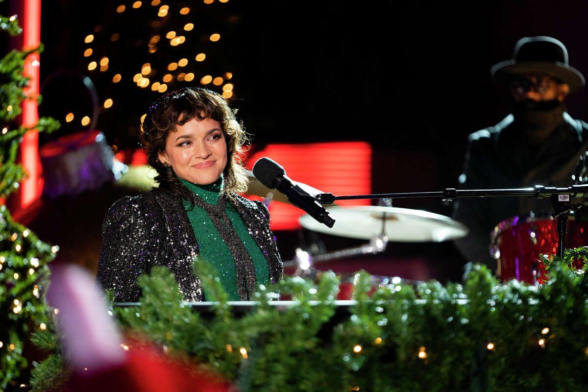 Norah Jones, here at a Rockefeller Center Christmas celebration, will be in Saratoga Springs in the summer of 2022.