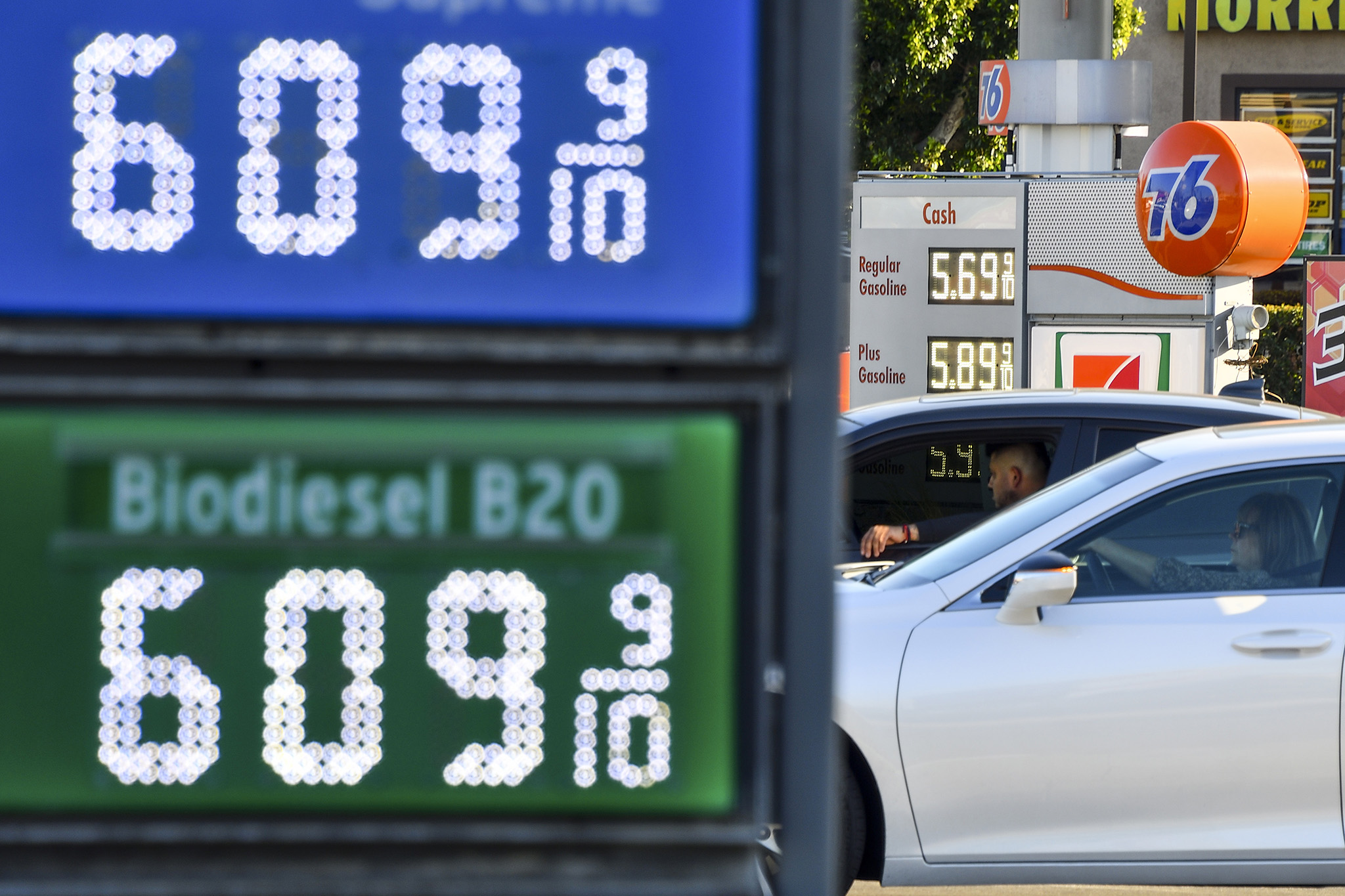 Who would qualify for California's proposed 400 gas rebate? The answer