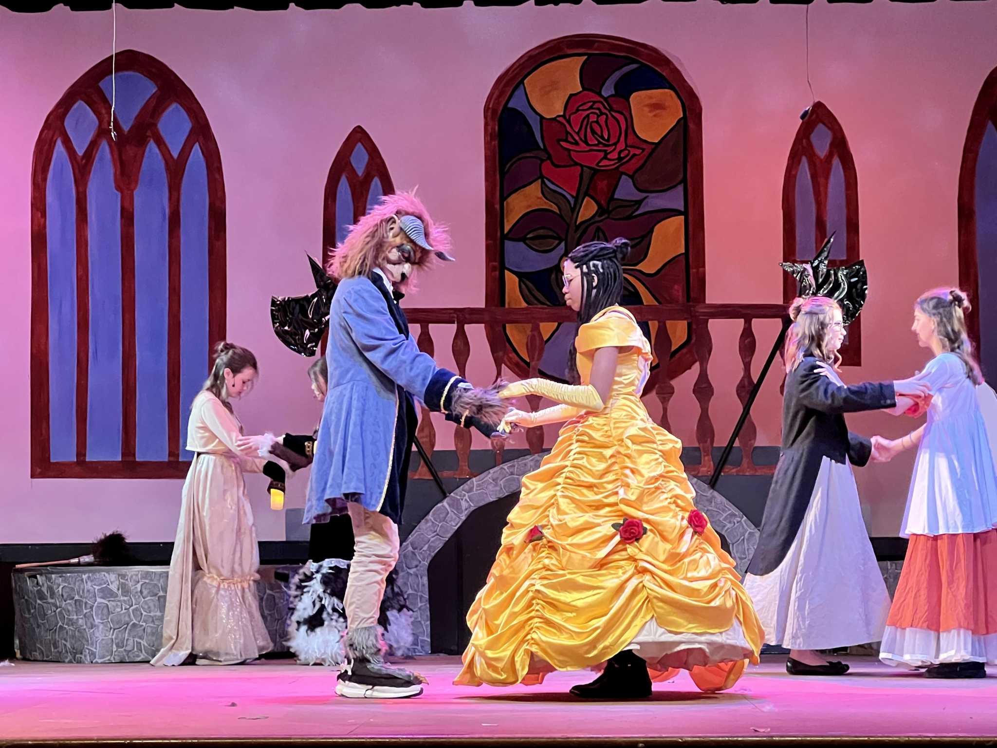 'The perfect cast': CT students star in New Canaan Country School's rendition of 'Beauty and the Beast' - Vimarsana News