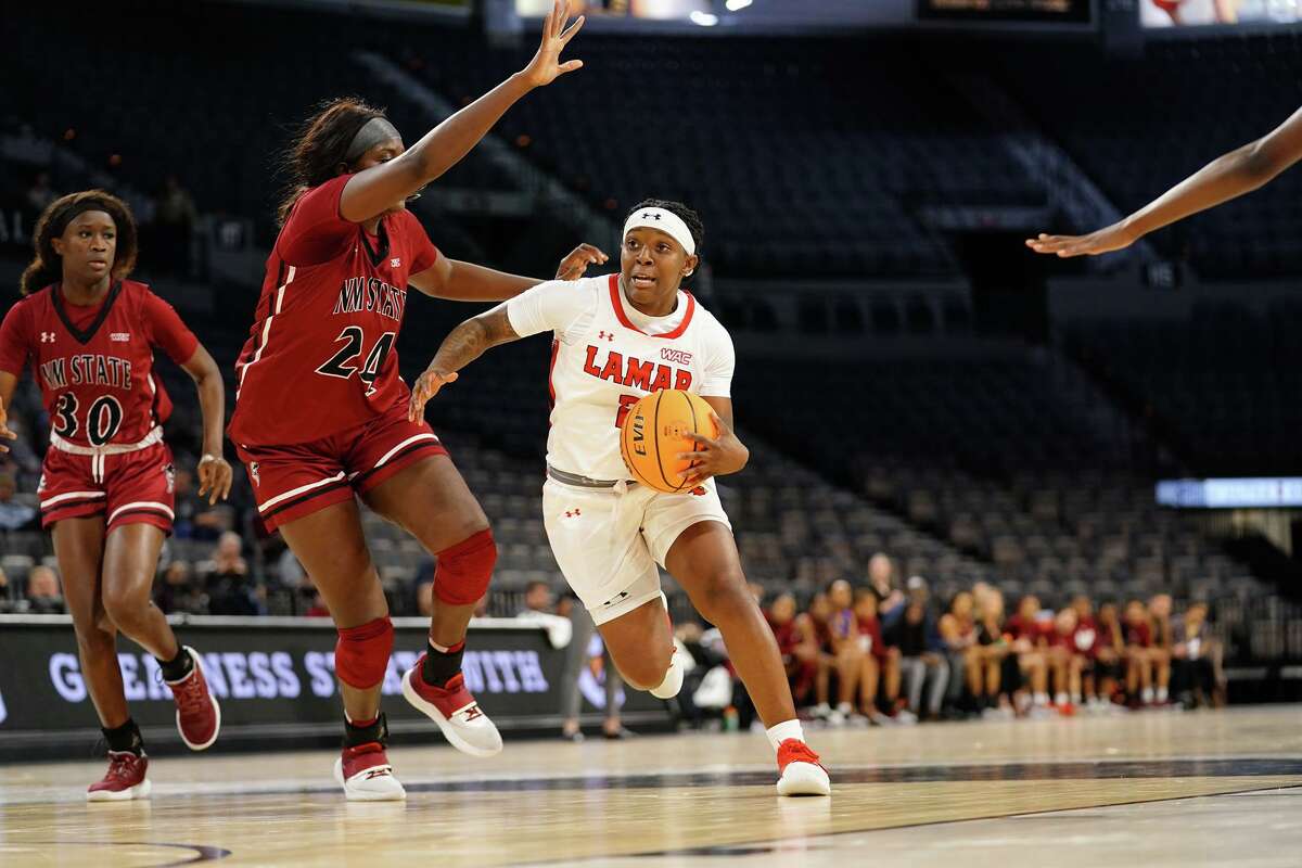 Lamar guard Angel Hastings drives to the basket on Tuesday during a 65-54 WAC tournament win over New Mexico State in Las Vegas.