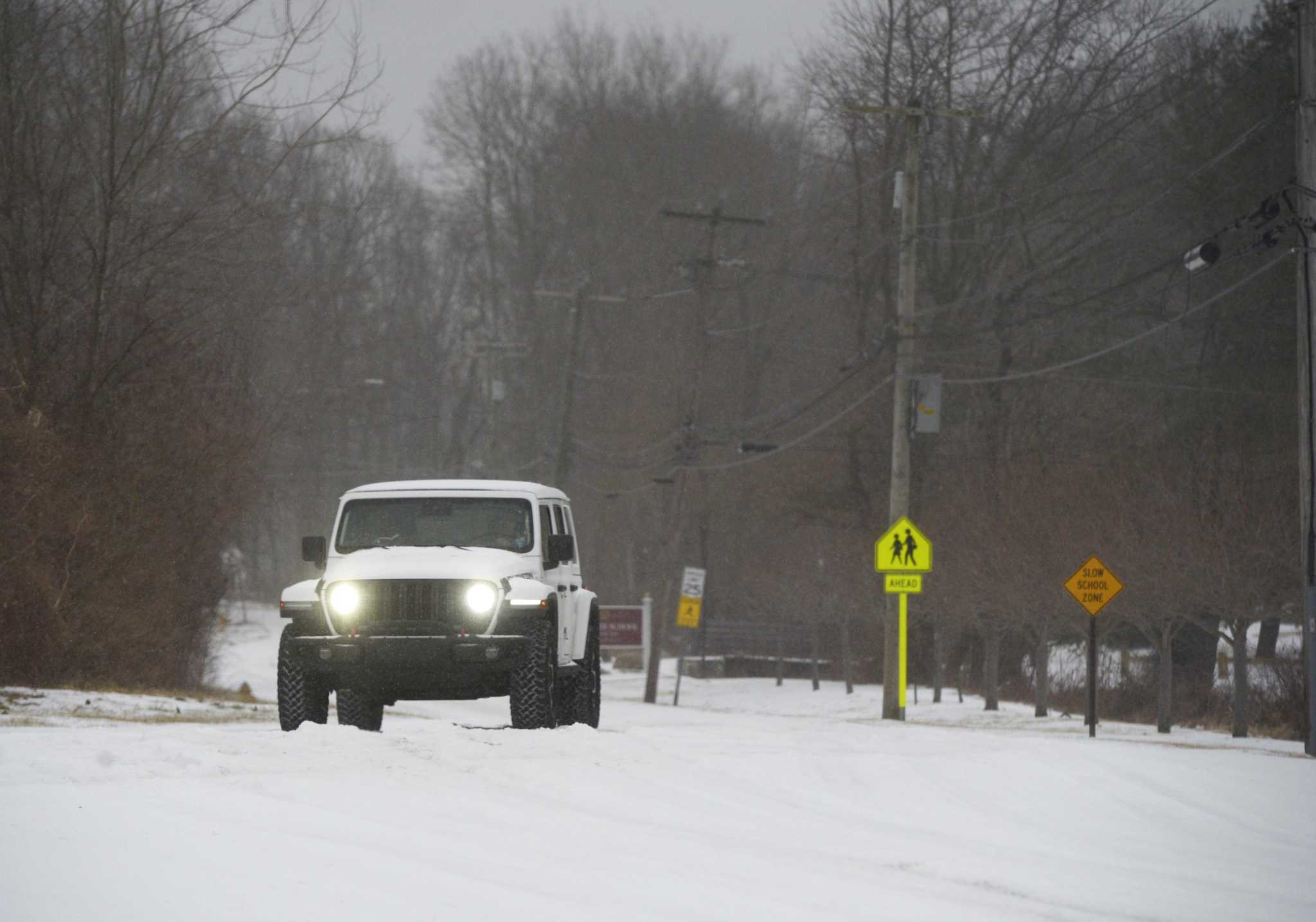 Danbury-area schools to dismiss early with 1 to 2 inches of snowfall expected in city - Vimarsana News