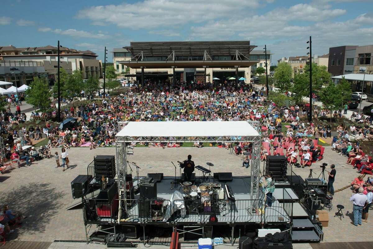 Saturday Night Concert Series returns to the Hill Country Galleria this month.