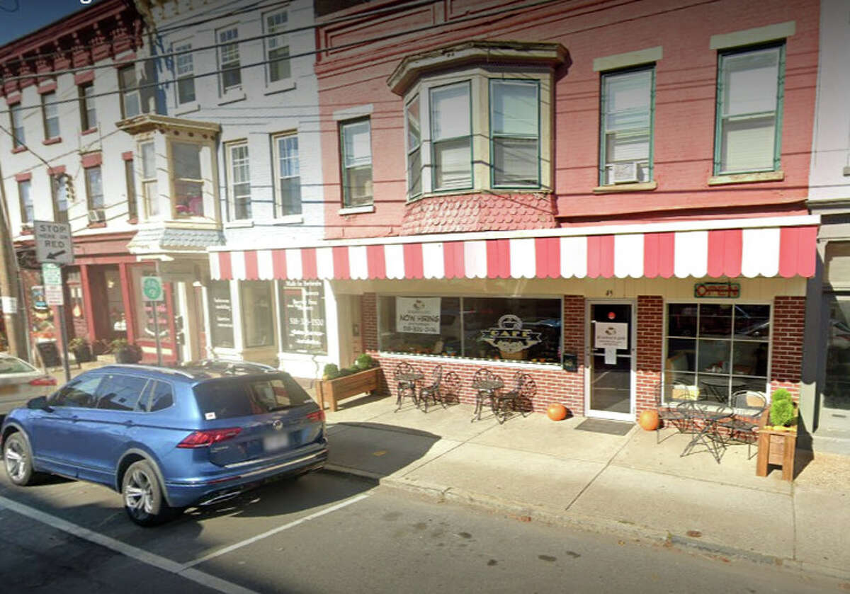  Ze Cuisine & Cafe in Waterford  took over a space previously occupied  by Broad Street Cafe.