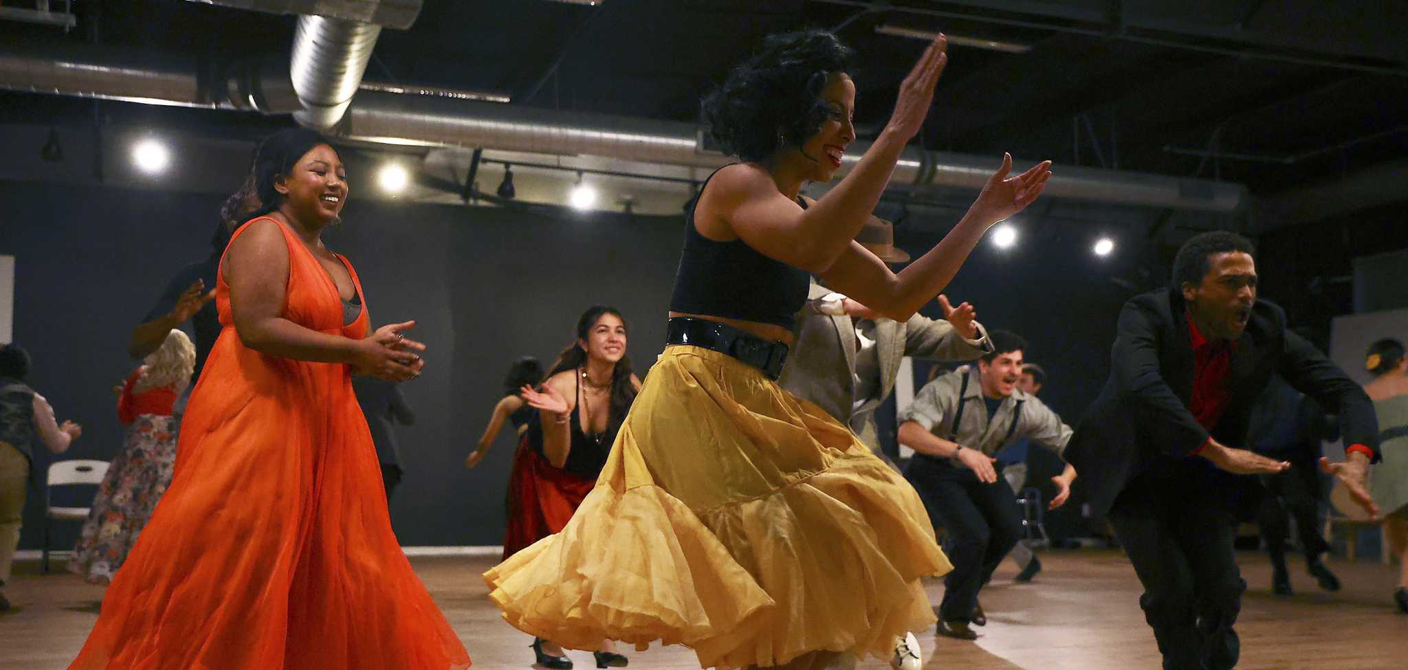 New San Antonio staging of 'West Side Story' will put the audience in the middle of the Jets and Sharks - Vimarsana News