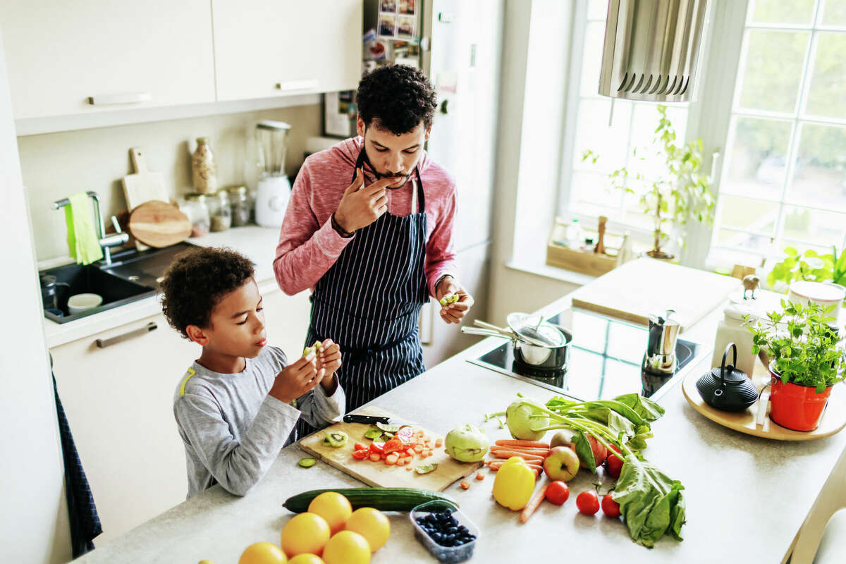 It isn’t just the presence of healthy foods that leads to benefits of families eating together. The dinner atmosphere is also important. Parents need to be warm and engaged, rather than controlling and restrictive, to encourage healthy eating in their children.
