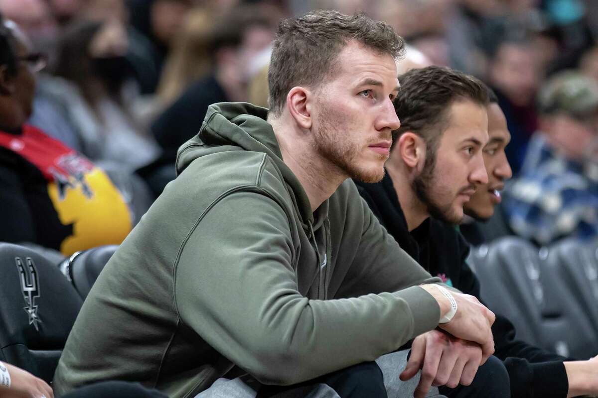 Jakob Poeltl was among several Spurs players who attended Tuesday’s G League game at the AT&T Center in support of the Austin Spurs.