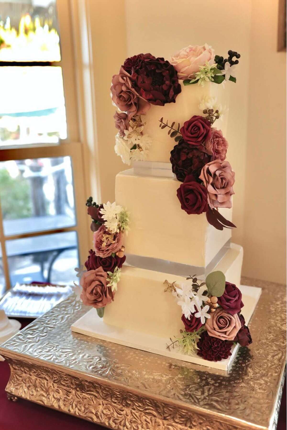 A custom dairy/egg free wedding cake from Glamaris Cakes