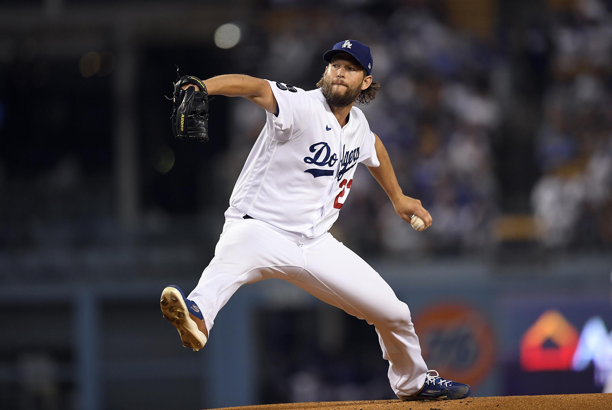 Clayton Kershaw re-signs with Dodgers on 1-year deal