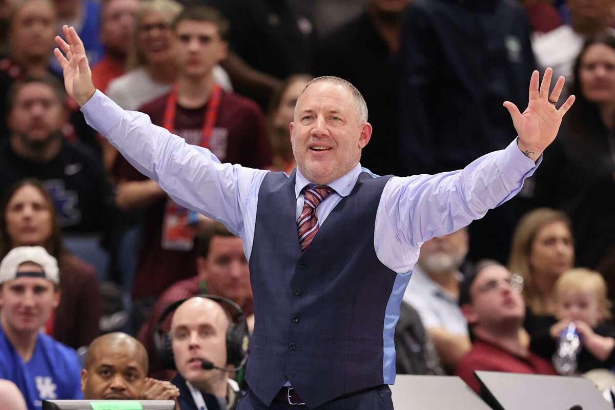 Texas A&M's Buzz Williams lost 'all respect and faith' in system after NCAA  snub