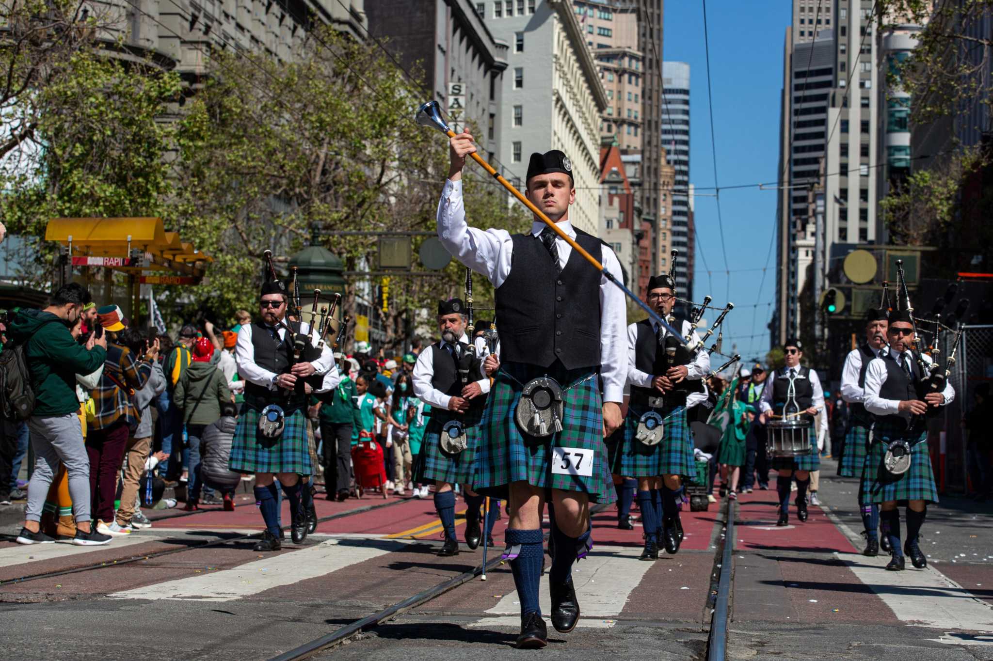 S.F.'s annual St. Patrick's Day Parade draws thousands despite drizzle