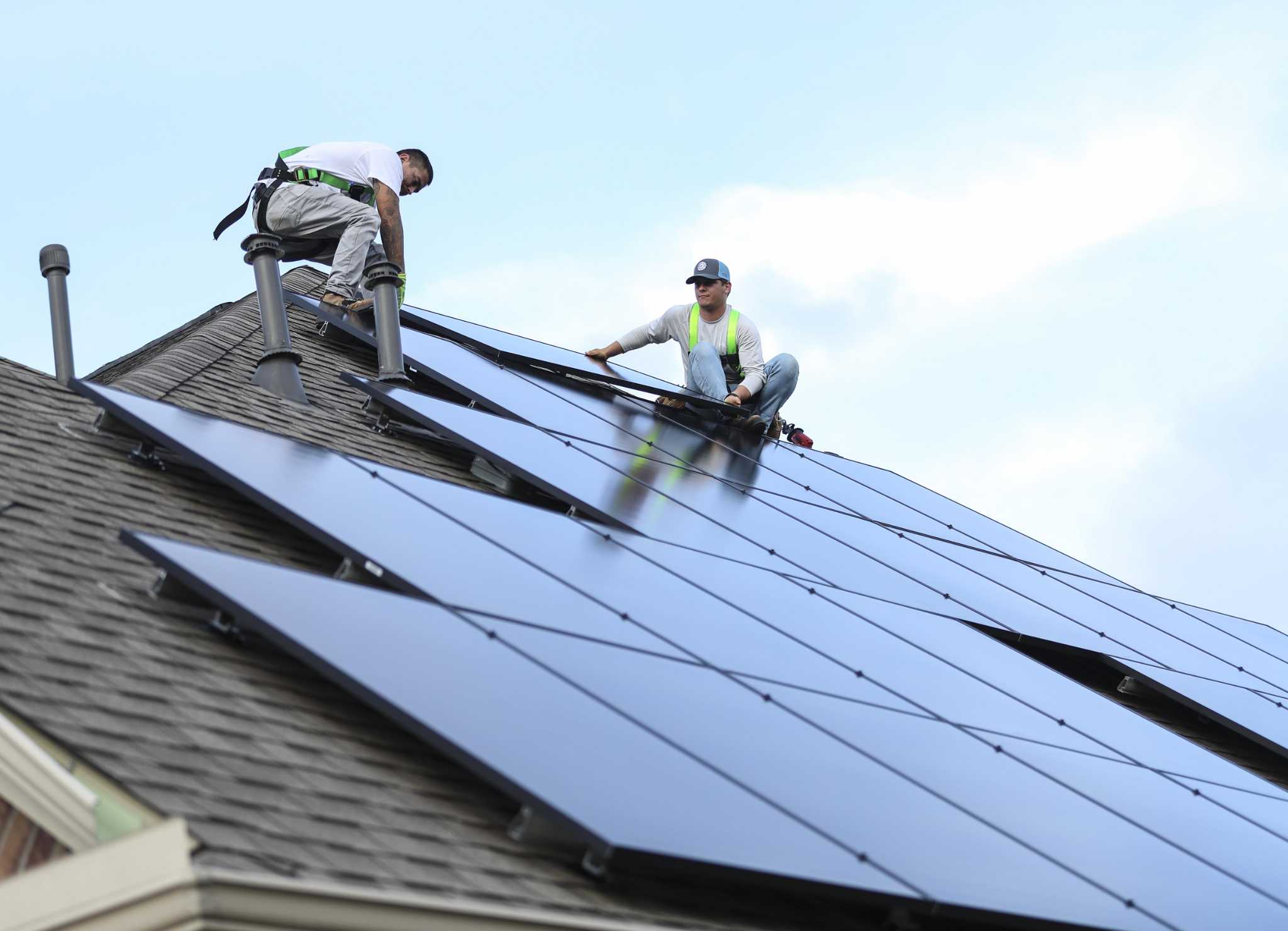 As oil spikes, clean energy firms see opening - Vimarsana News